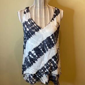 PINEAPPLES brand women’s tank medium